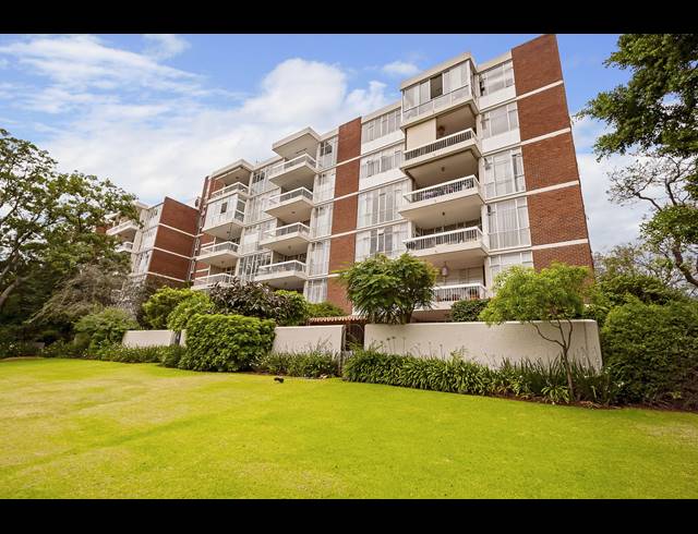 3 BEDROOM APARTMENT FOR SALE IN HYDE PARK